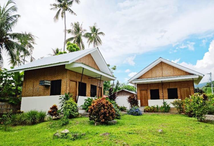 Bahandi Beach Lodge Mambajao Exterior photo